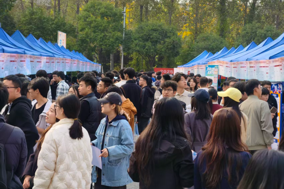 1775025653600419.png 3eea4f8c54da5920bb9b65ceb6bb2304.png